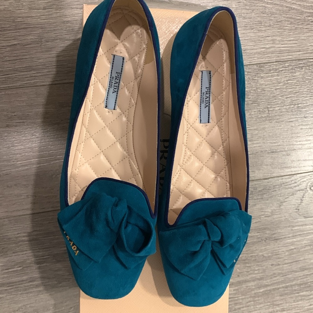 Authentic New Prada Suede Flat Shoes sz 39